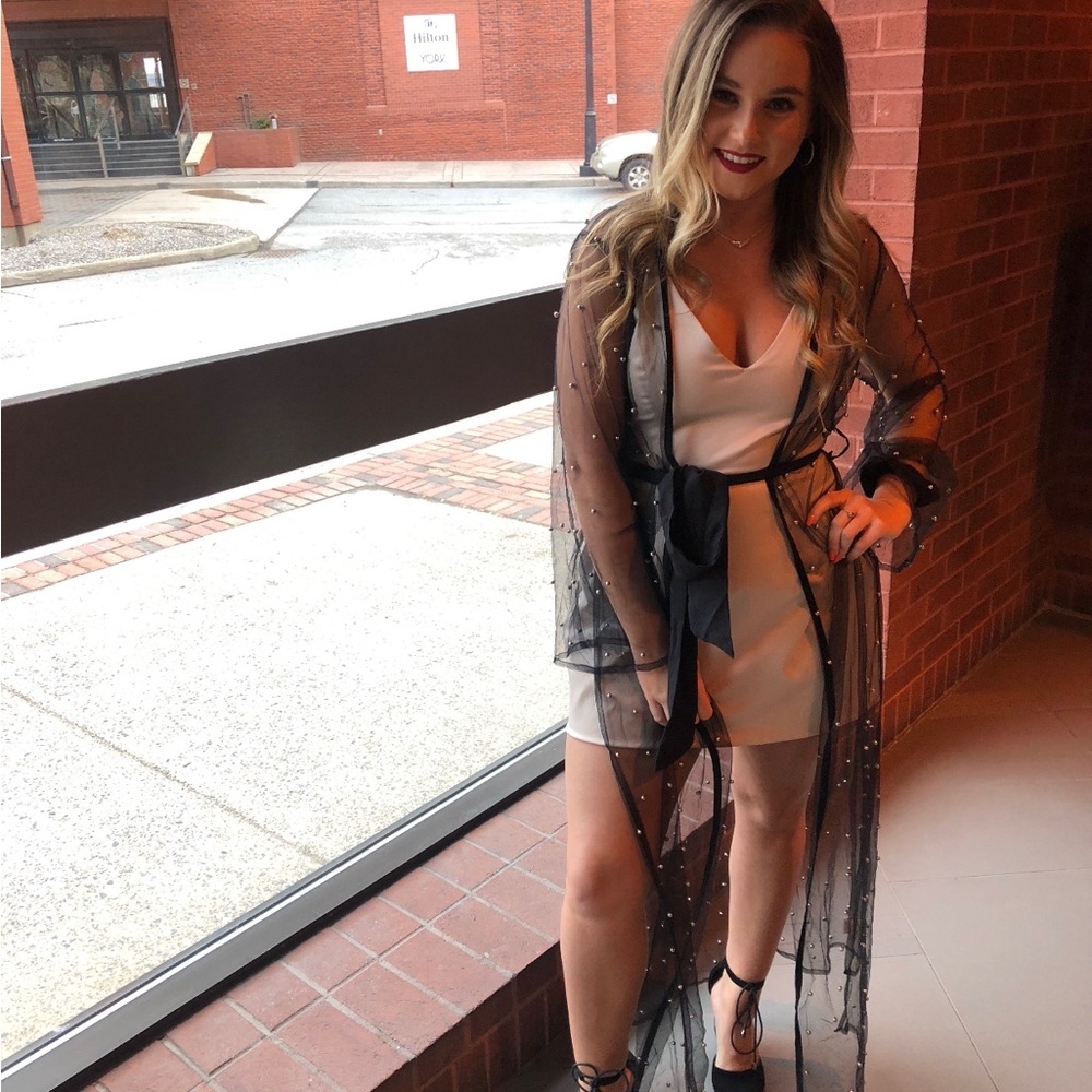 Beige dress - Picture 3 of 6